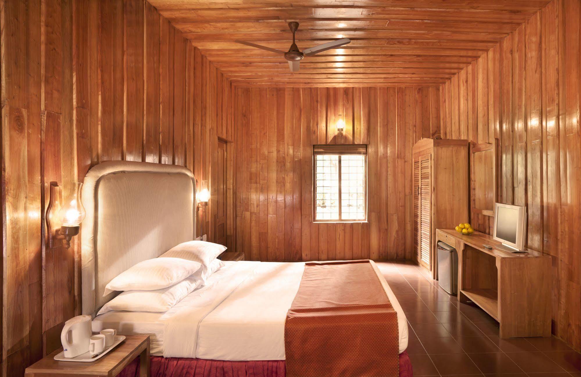 Hotel Woods N Spice - Thekkady Kumily Exterior foto